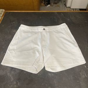 Lululemon Commission Ventlight Short 5”